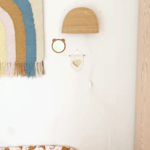 Applique arc-en-ciel en bois